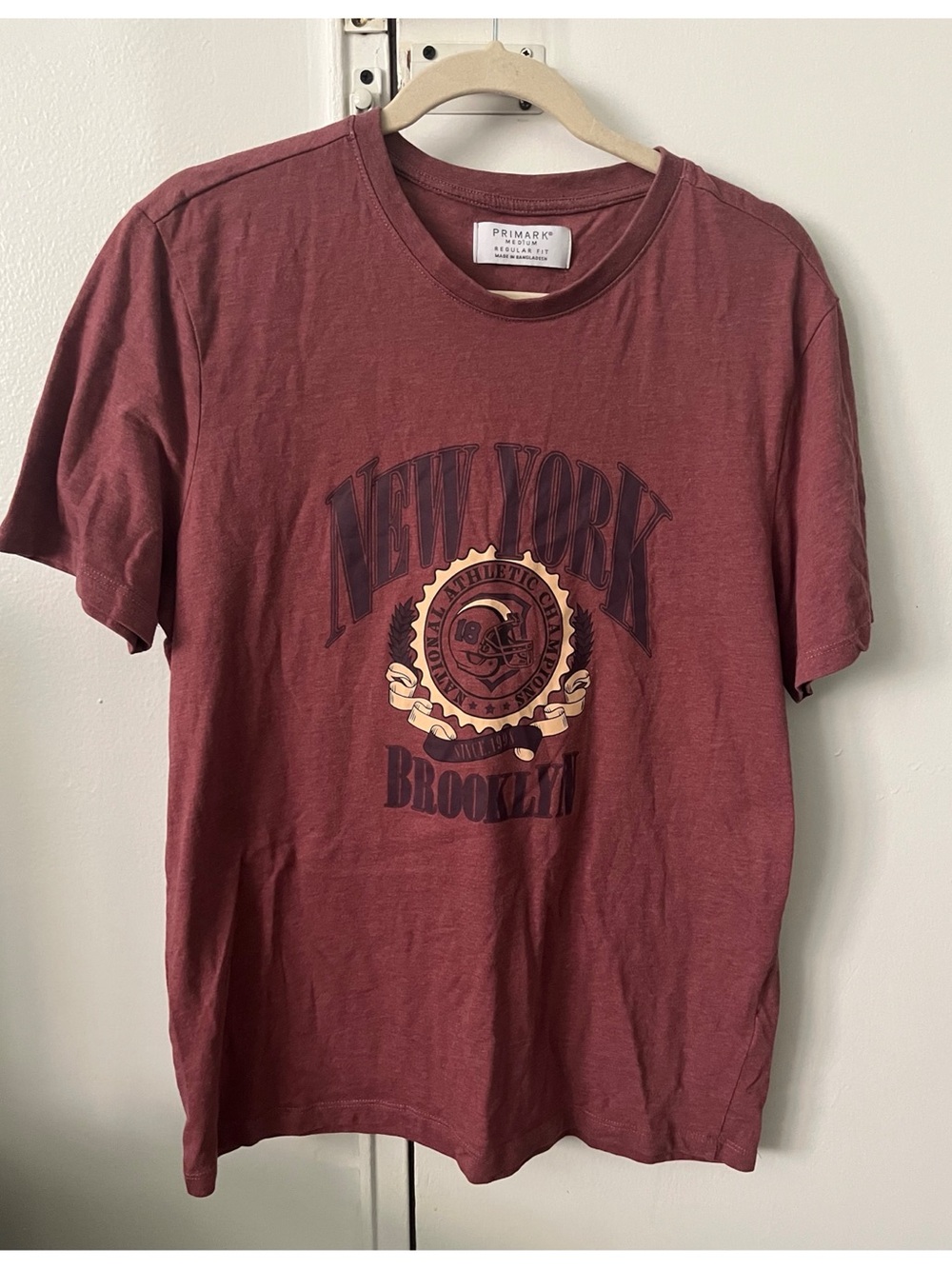 Primark New York Brooklyn T-shirt with graphic featuring 'NEW YORK' Size M